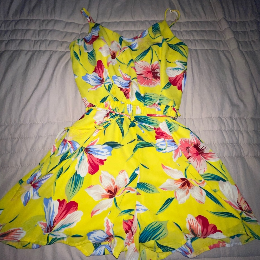 Cute Summer Romper Size Small